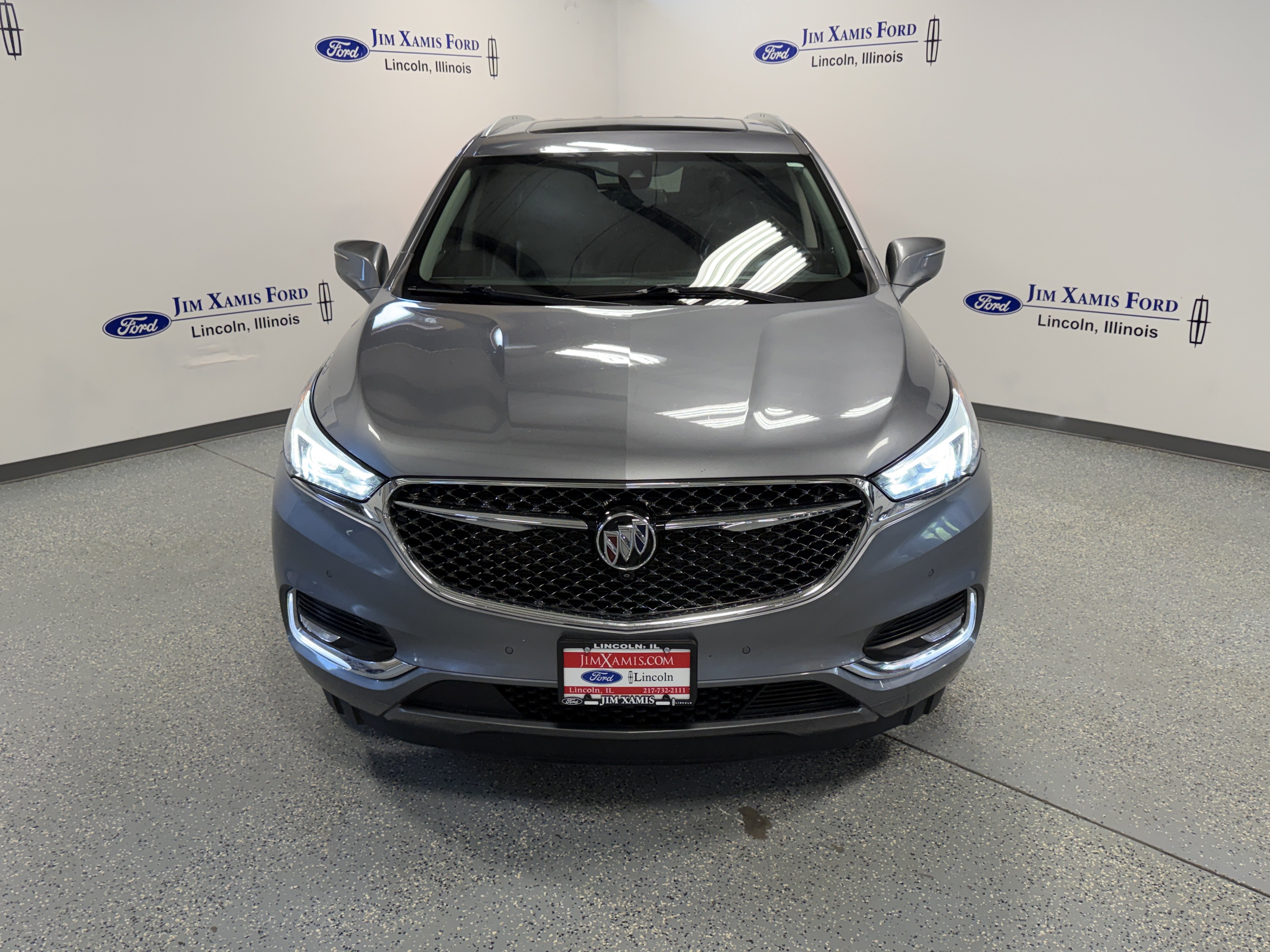 Used 2020 Buick Enclave Avenir w/ Avenir Technology Package FWD image 2