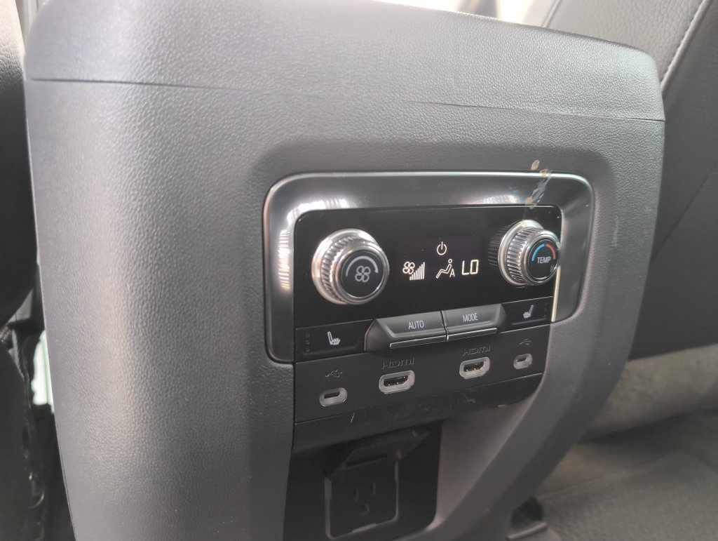 Used 2021 GMC Yukon Denali AWD/4WD image 14