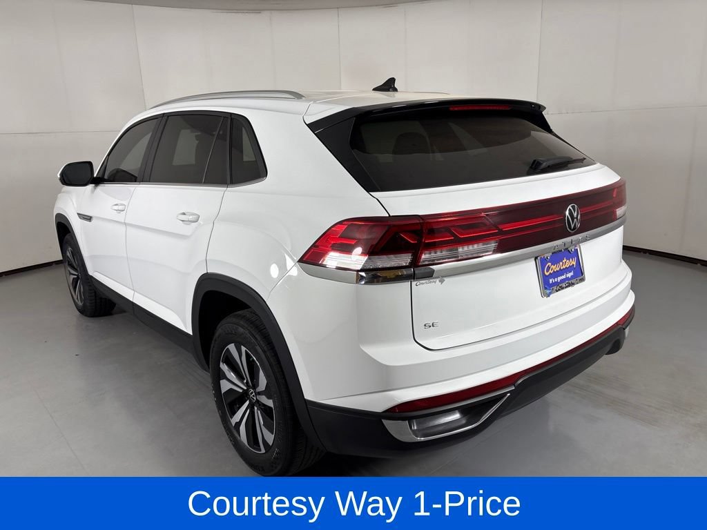 Used 2024 Volkswagen Atlas Cross Sport SE FWD image 8