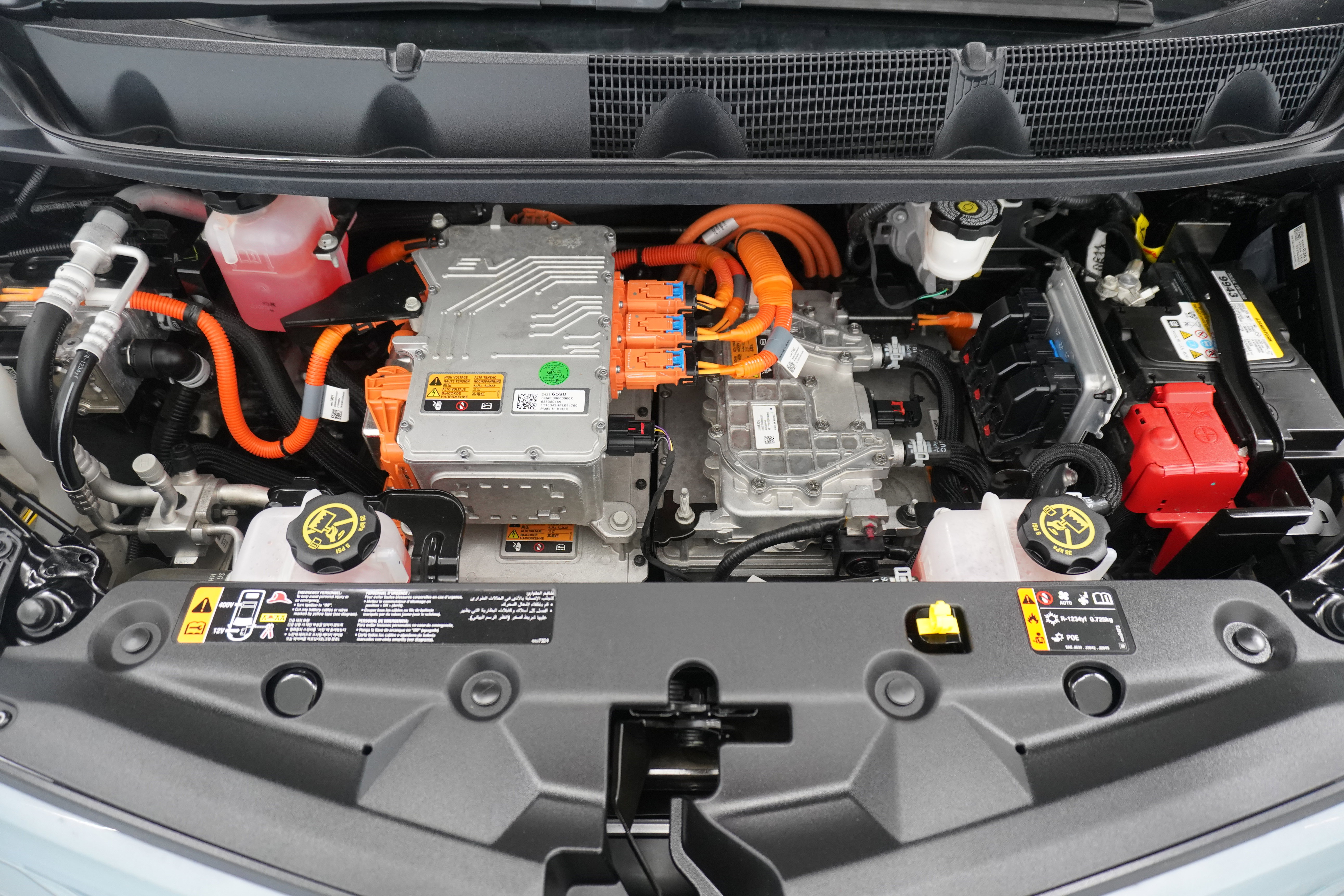 Used 2019 Chevrolet Bolt Premier w/ Infotainment Package image 27