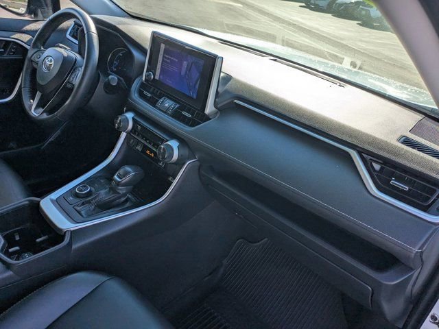 Used 2023 Toyota RAV4 XLE Premium image 6