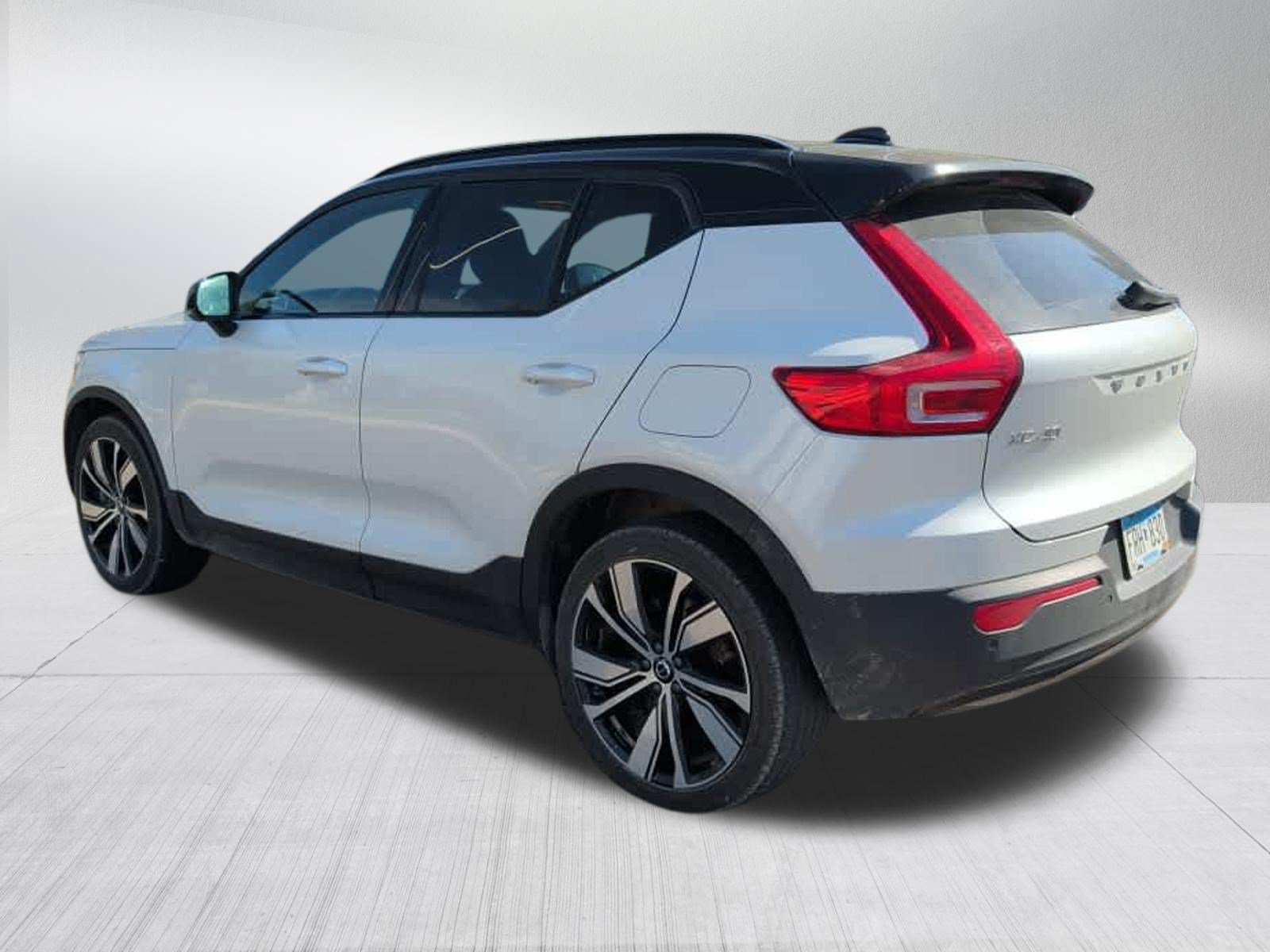 Used 2021 Volvo XC40 P8 Recharge AWD/4WD image 4