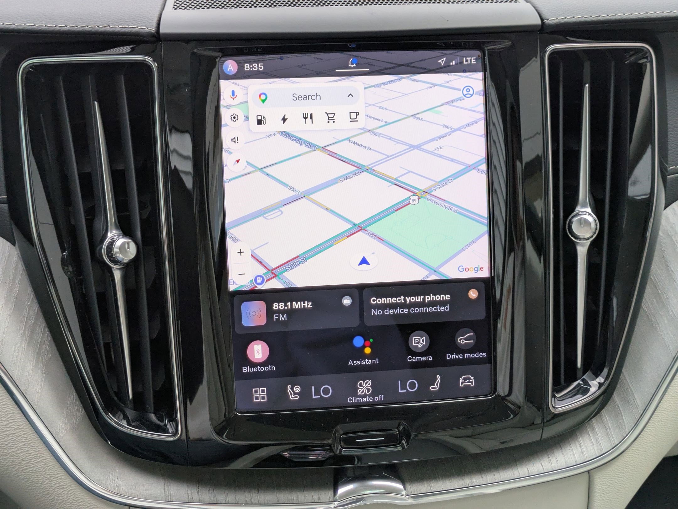 Used 2023 Volvo XC60 T8 Ultimate w/ Climate Package image 22