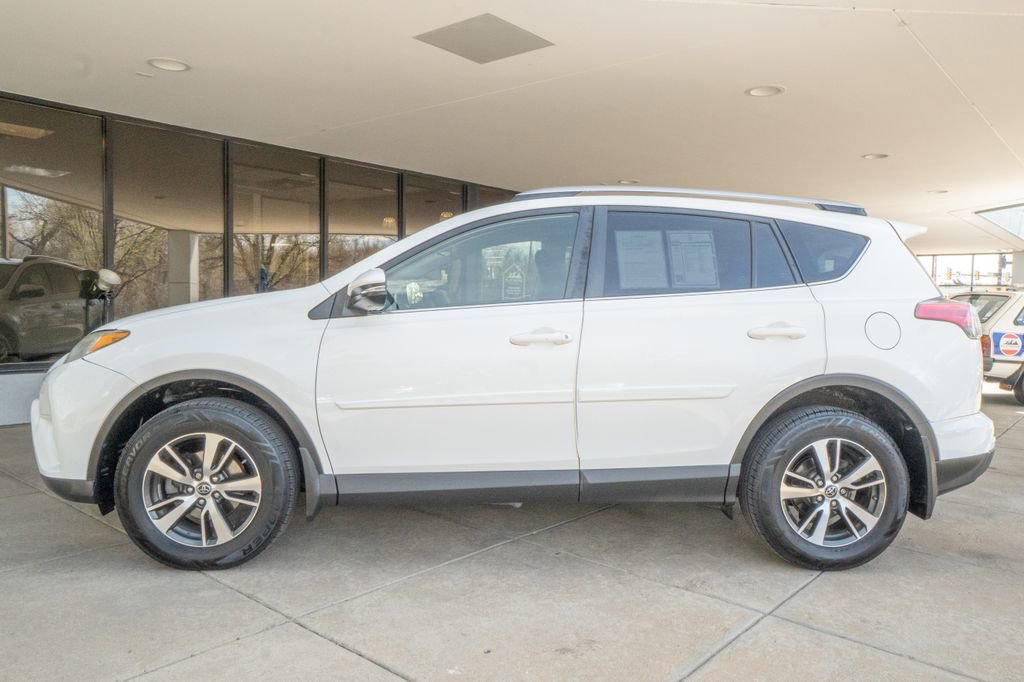 Used 2017 Toyota RAV4 XLE image 4