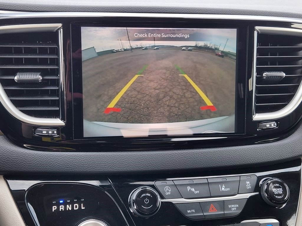 Used 2024 Chrysler Pacifica Touring-L image 18