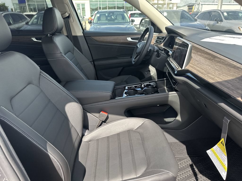 Used 2024 Volkswagen Atlas SEL AWD/4WD image 29