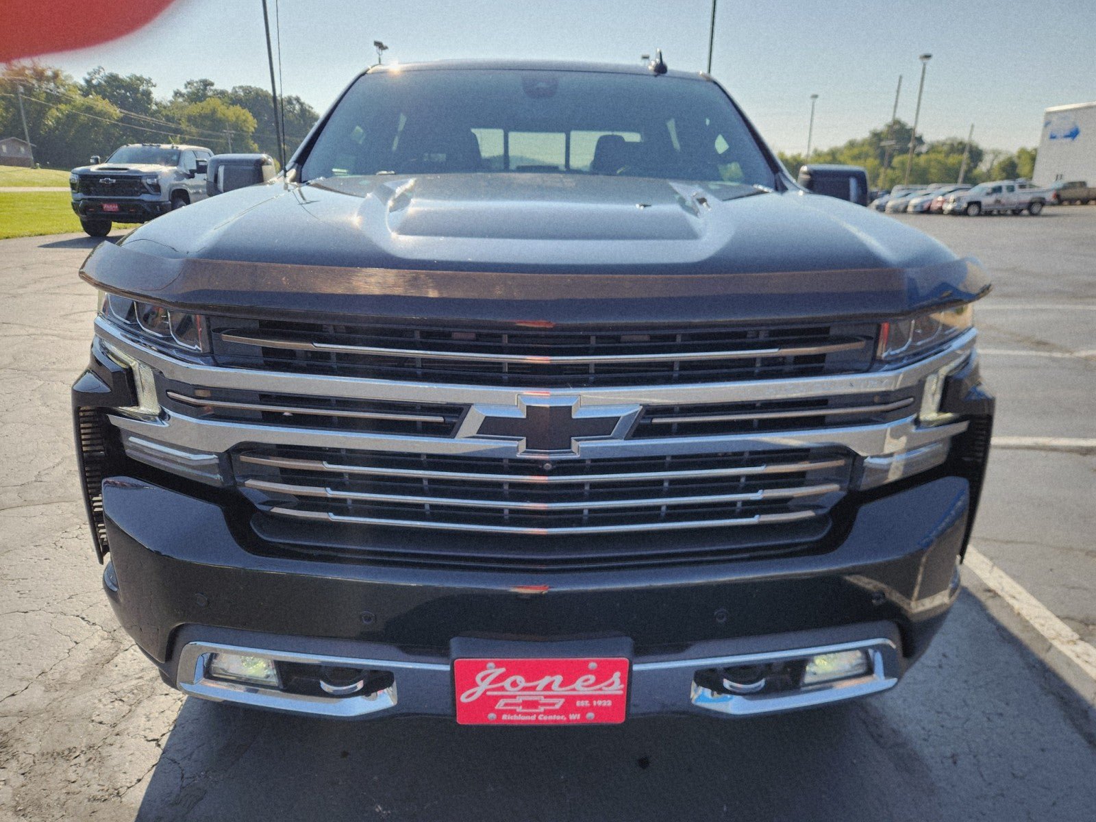 Used 2021 Chevrolet Silverado 1500 High Country w/ Technology Package AWD/4WD image 8