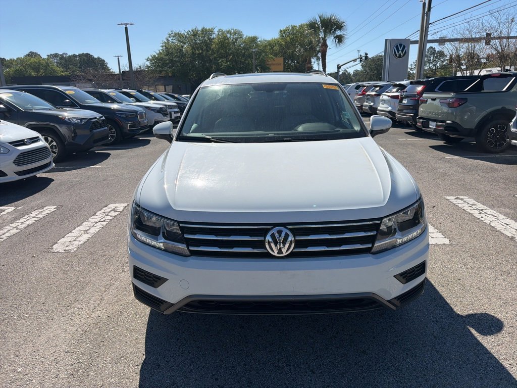 Certified 2020 Volkswagen Tiguan SE w/ Panoramic Sunroof Package image 14