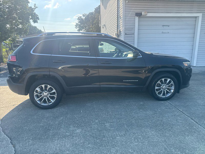 Used 2019 Jeep Cherokee Latitude Plus image 6