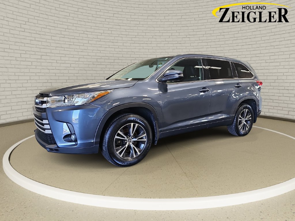 Used 2018 Toyota Highlander Plus w/ Carpet Mat Package (TMS)