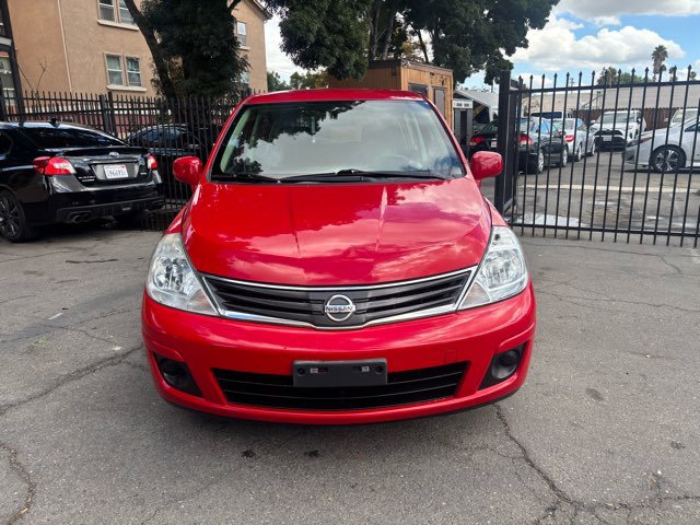 Used 2011 Nissan Versa 1.8 S image 2