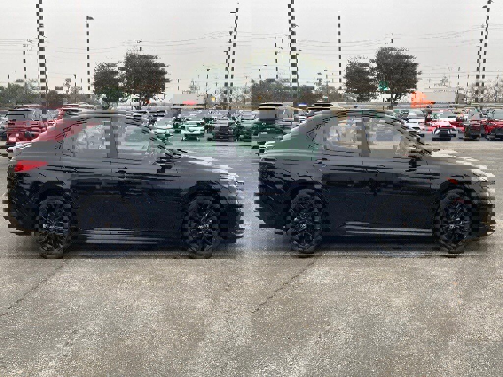 Certified 2025 Toyota Camry SE image 4