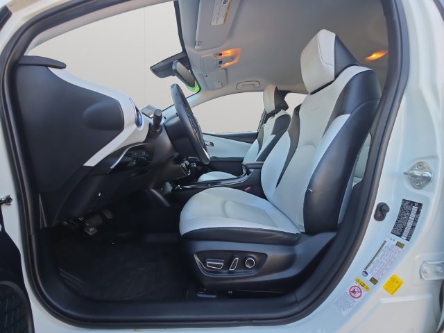 Used 2016 Toyota Prius Four Touring FWD image 9