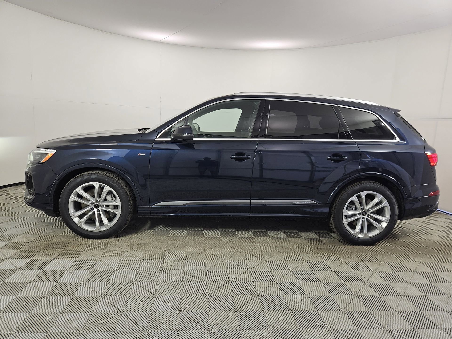 New 2026 Audi Q7 3.0T Prestige AWD/4WD image 4