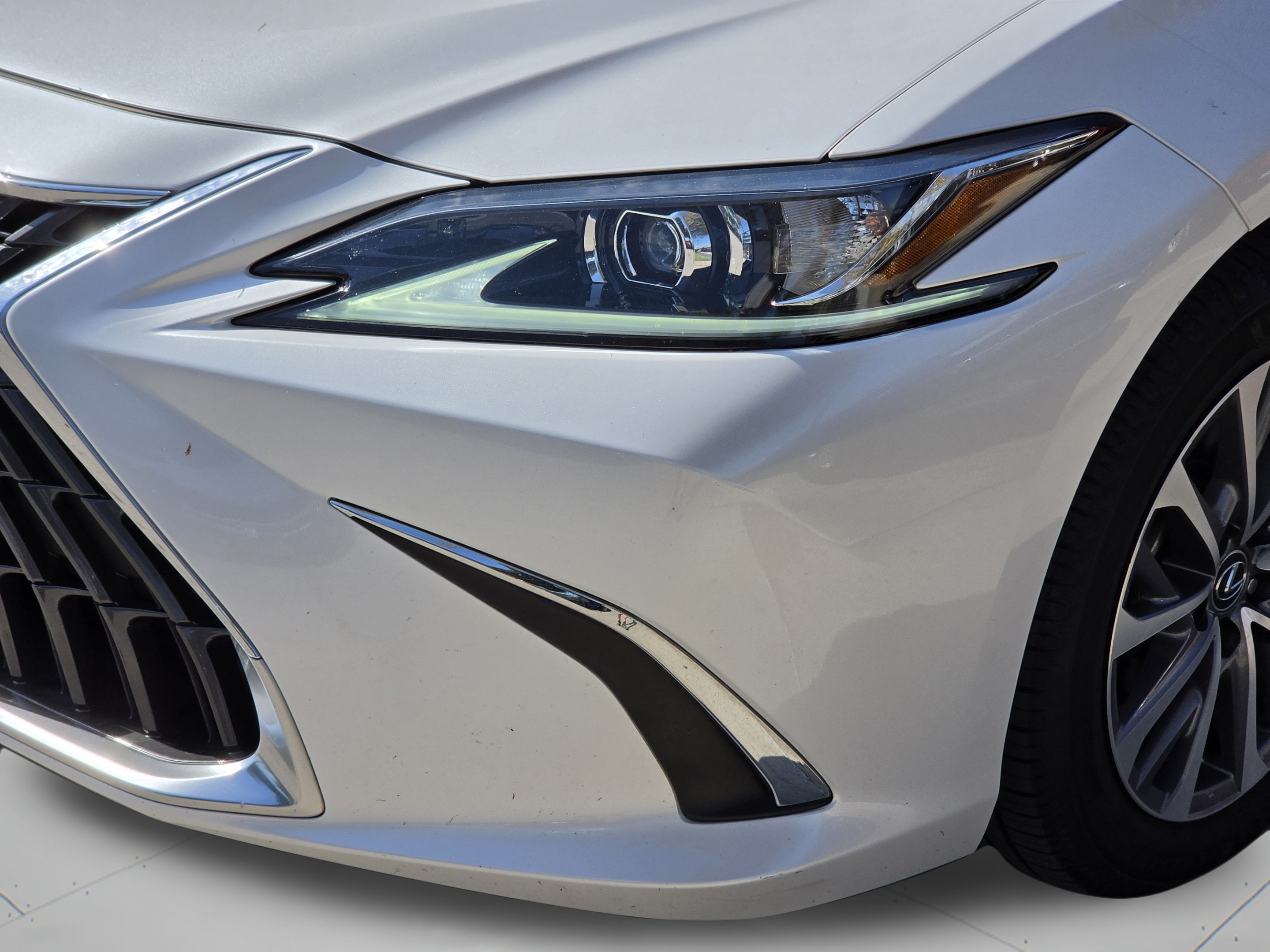 Certified 2023 Lexus ES 350 w/ Accessory Package (Z2) FWD image 6
