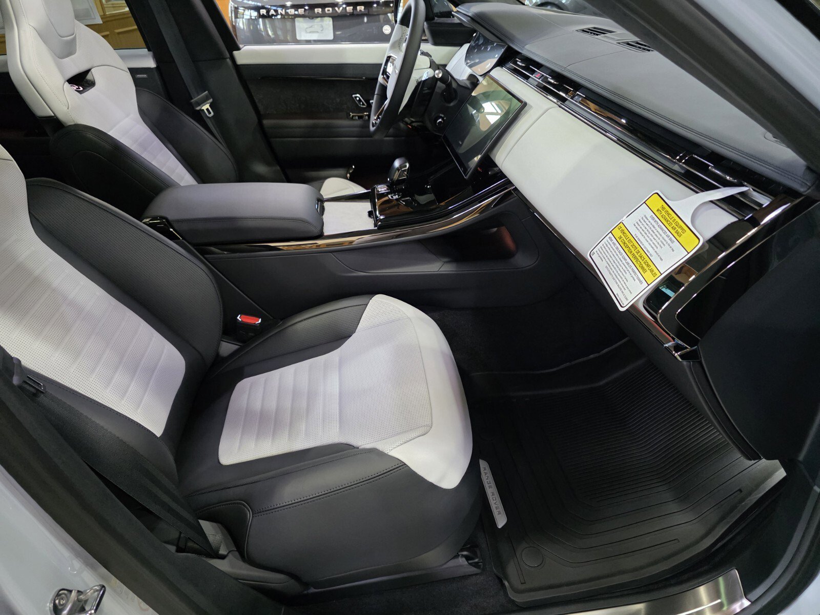 New 2026 Land Rover Range Rover Sport SV image 3