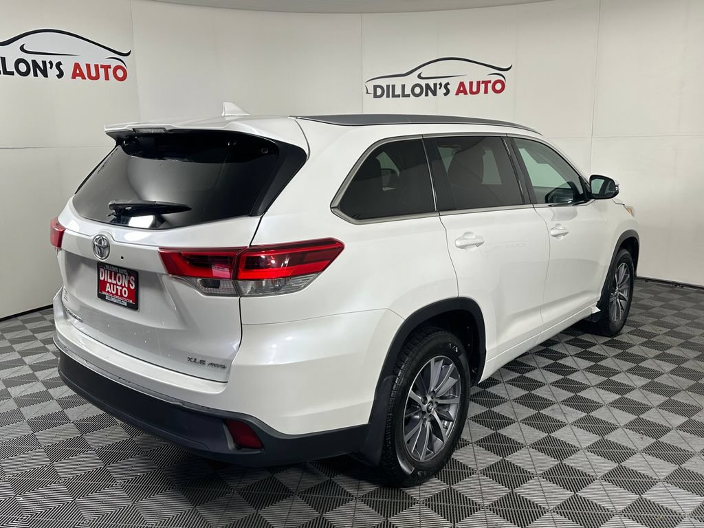 Used 2018 Toyota Highlander XLE AWD/4WD image 8