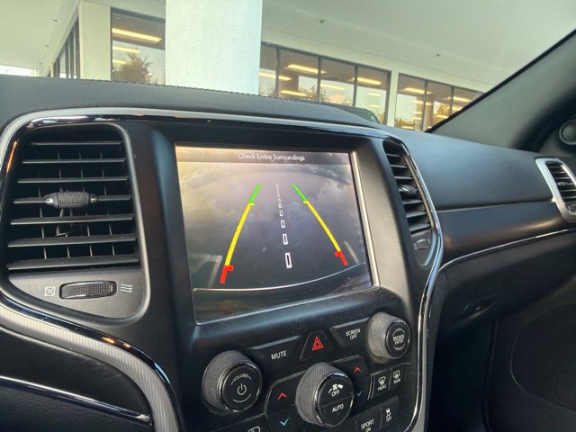 Used 2018 Jeep Grand Cherokee Limited AWD/4WD image 3