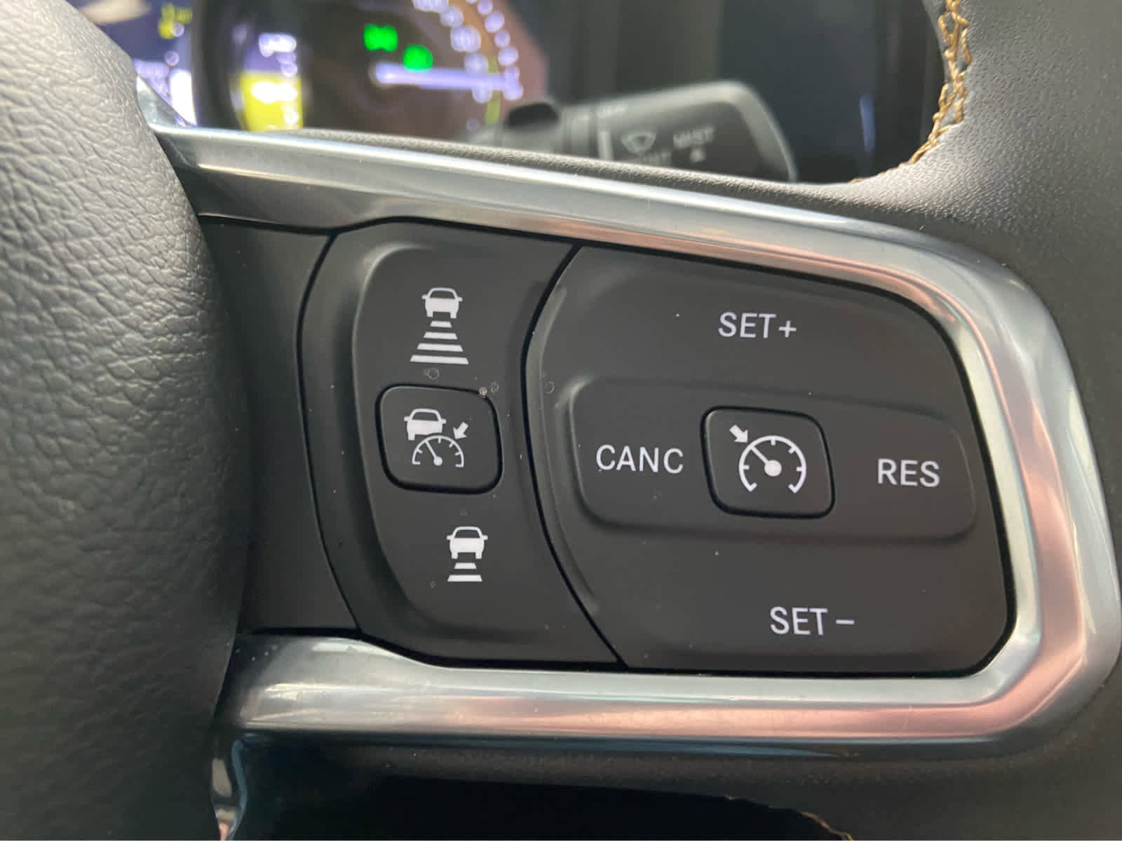 Used 2024 Jeep Wrangler Sahara w/ Technology Group AWD/4WD image 22