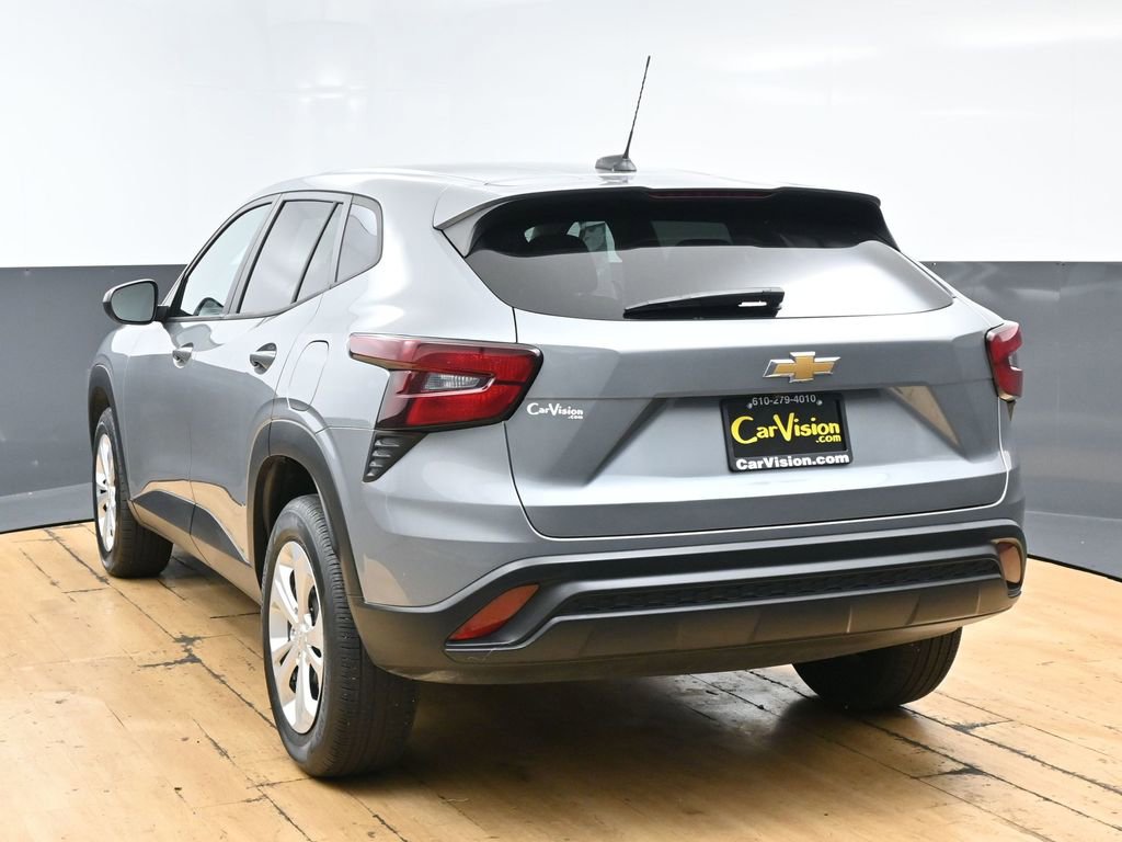 Used 2024 Chevrolet Trax LS w/ Driver Confidence Package FWD image 7