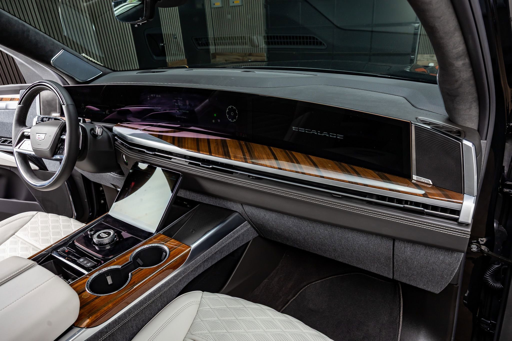 Used 2026 Cadillac Escalade Platinum Sport w/ LPO, ONYX Package image 18