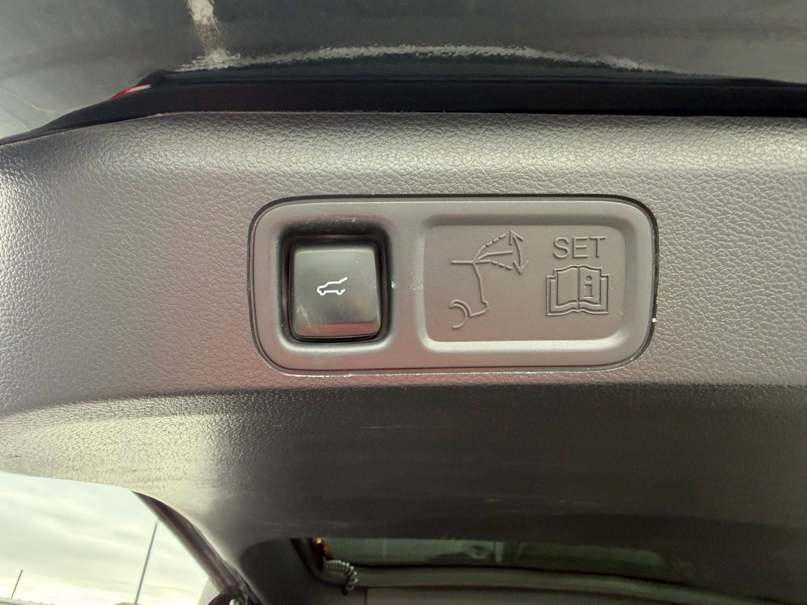 Used 2023 Ford Expedition XLT AWD/4WD image 13