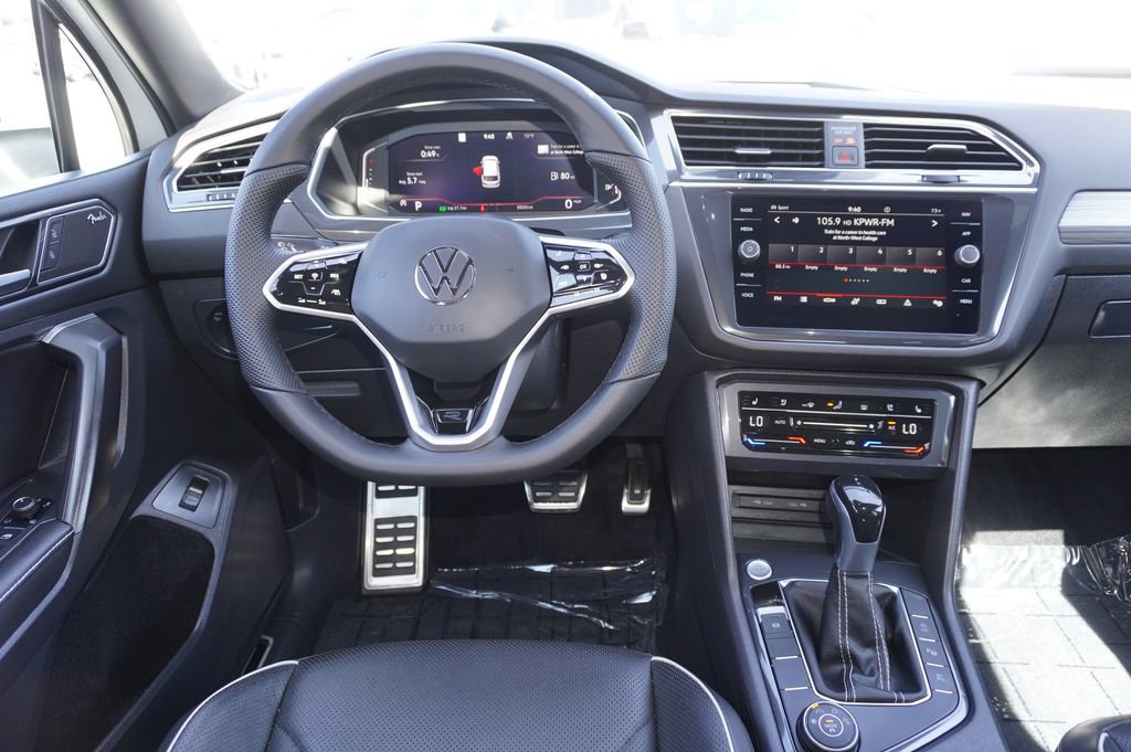 Used 2022 Volkswagen Tiguan SEL R-Line AWD/4WD image 12