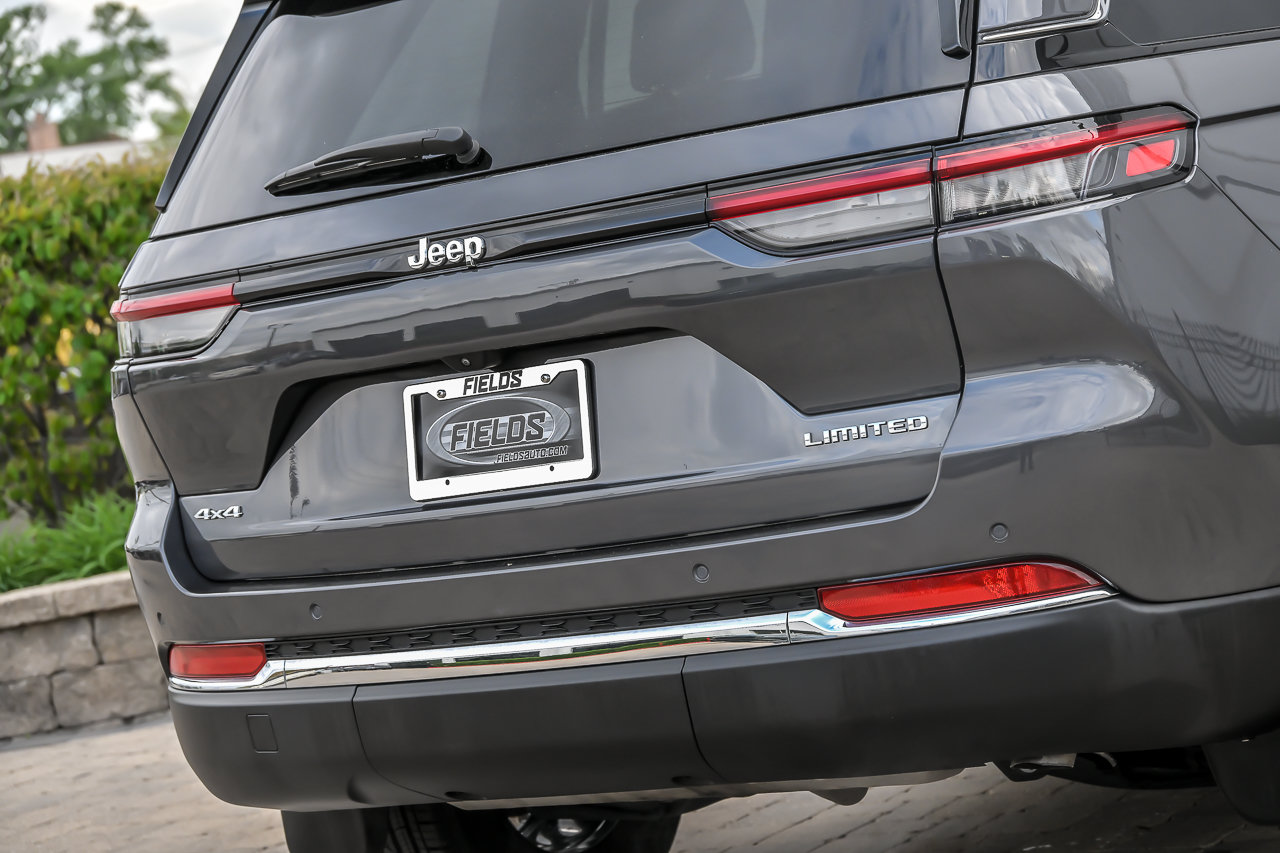Used 2023 Jeep Grand Cherokee Limited w/ MOPAR Finishing Package AWD/4WD image 18