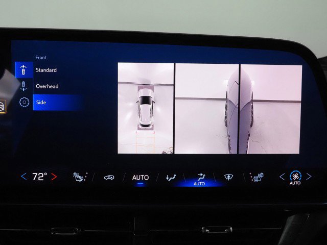 Used 2024 Chevrolet Equinox EV LT w/ LPO, Blackout Package image 32