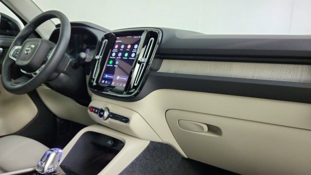 New 2026 Volvo XC40 B5 Plus w/ Protection Package Premier AWD/4WD image 33