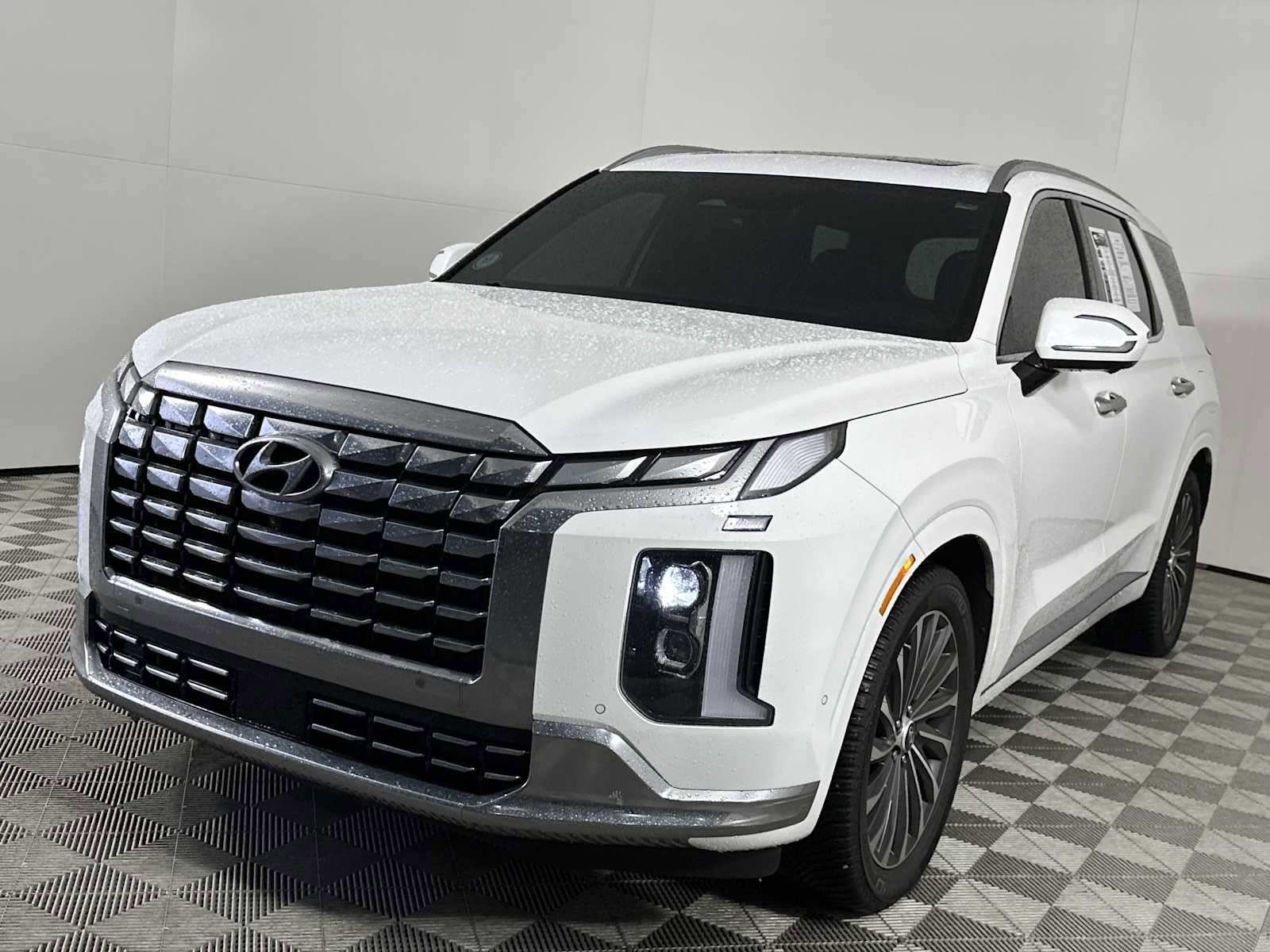 Used 2023 Hyundai Palisade Calligraphy FWD image 4