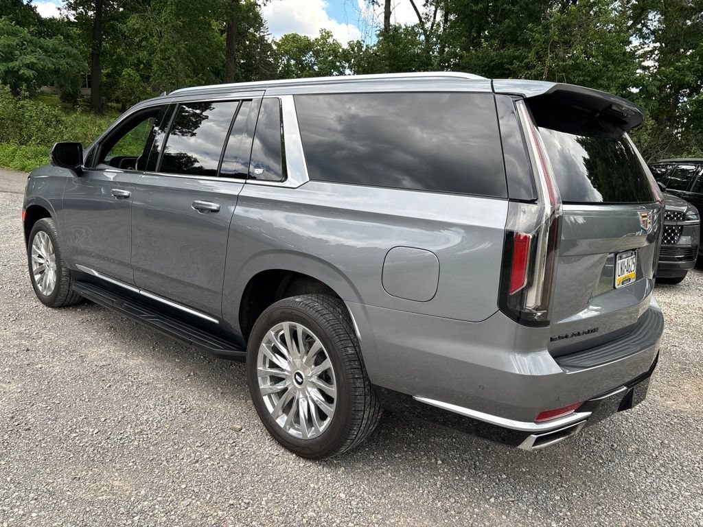 Used 2022 Cadillac Escalade ESV Premium Luxury AWD/4WD image 7