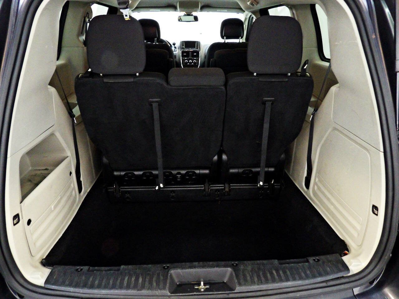 Used 2018 Dodge Grand Caravan SE w/ UConnect Hands-Free Group FWD image 12