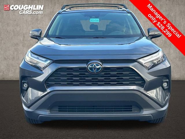 Used 2022 Toyota RAV4 XLE Premium image 14