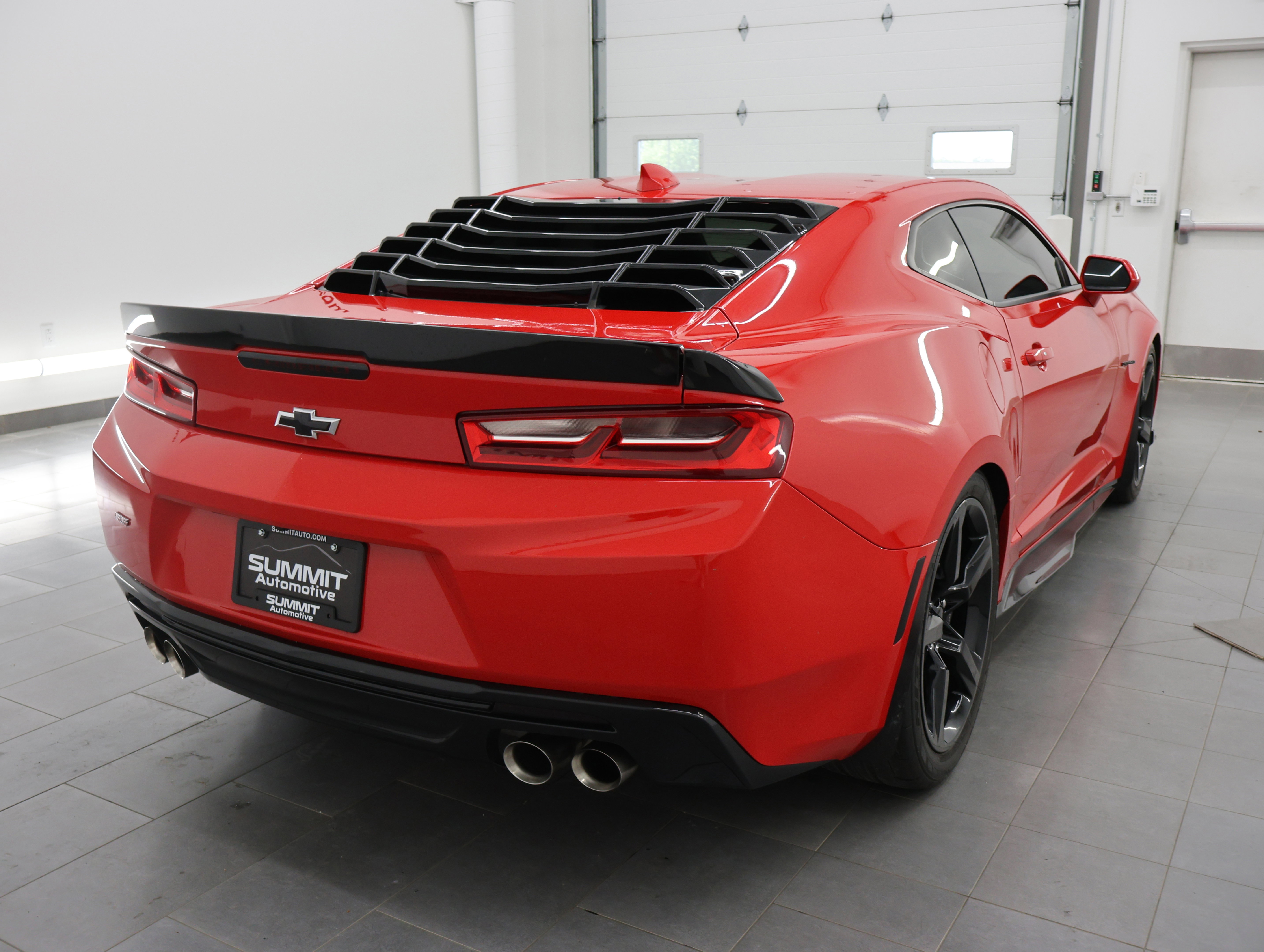 Used 2017 Chevrolet Camaro SS RWD image 4