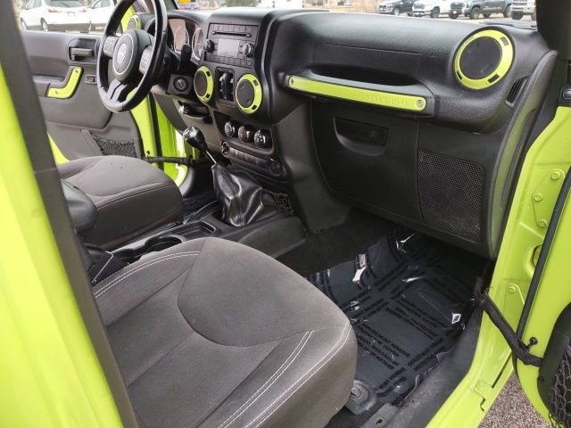 Used 2016 Jeep Wrangler Unlimited Sahara image 22