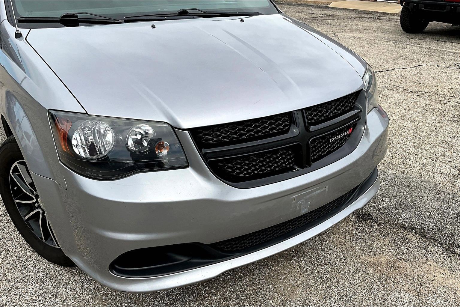 Used 2017 Dodge Grand Caravan SE image 30