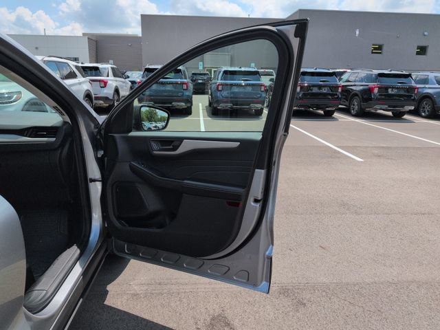 Certified 2022 Ford Escape SE AWD/4WD image 14