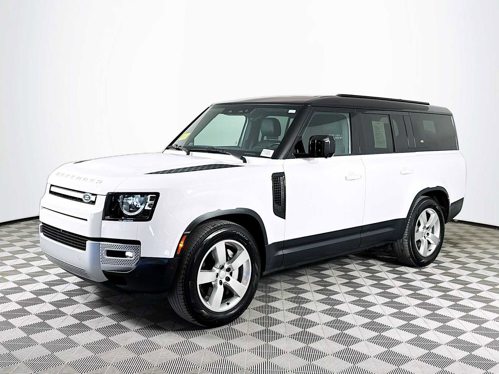 Used 2023 Land Rover Defender 130 SE image 1