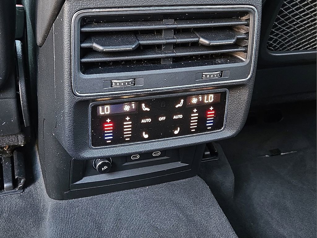 Used 2023 Audi SQ8 Prestige w/ Prestige Package image 17