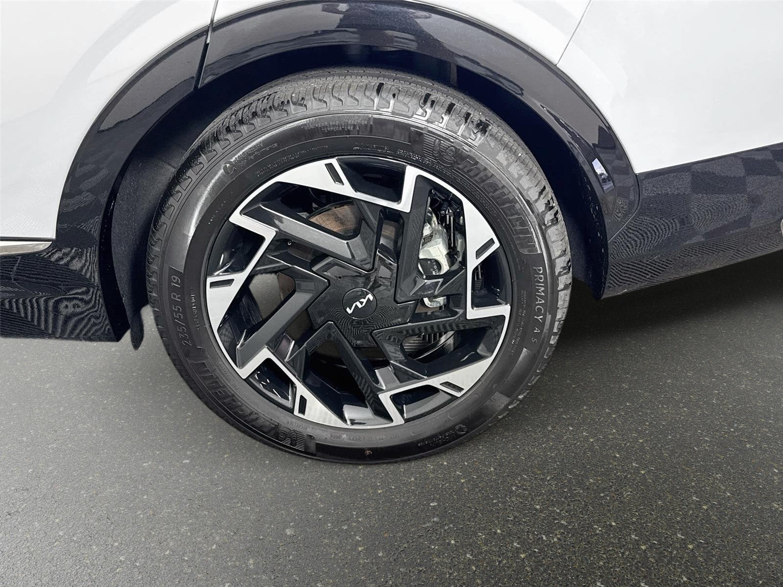 Certified 2025 Kia Sportage SX FWD image 33