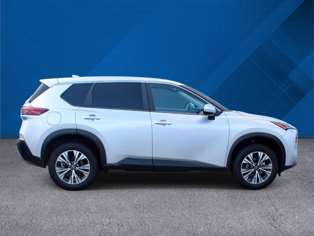 Used 2023 Nissan Rogue SV image 9