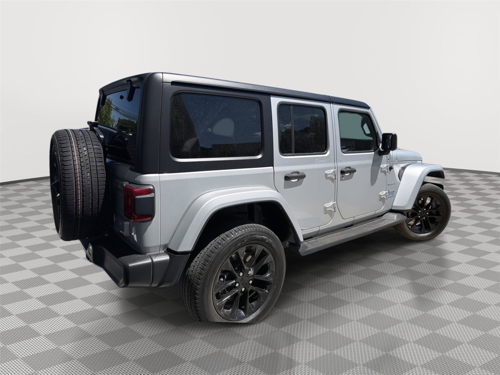 Used 2023 Jeep Wrangler Unlimited Sahara w/ Cold Weather Group AWD/4WD video 2