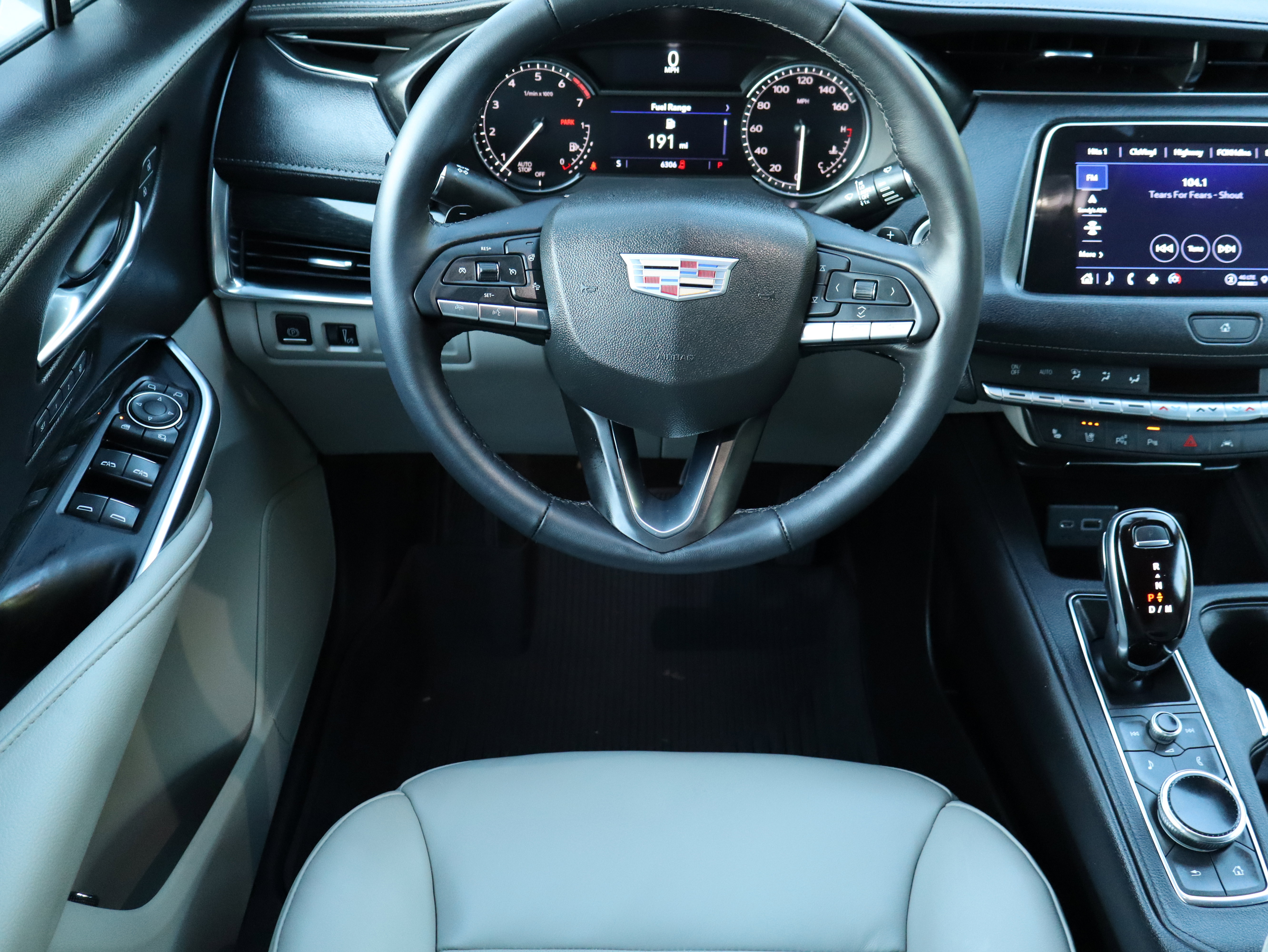 Used 2022 Cadillac XT4 Premium Luxury w/ Enhanced Visibility Package image 19