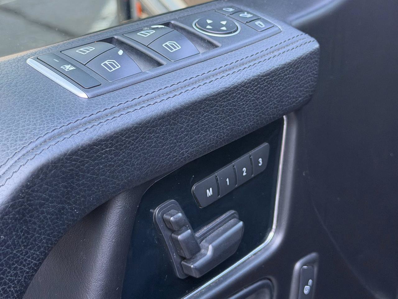 Used 2015 Mercedes-Benz G 550 image 11