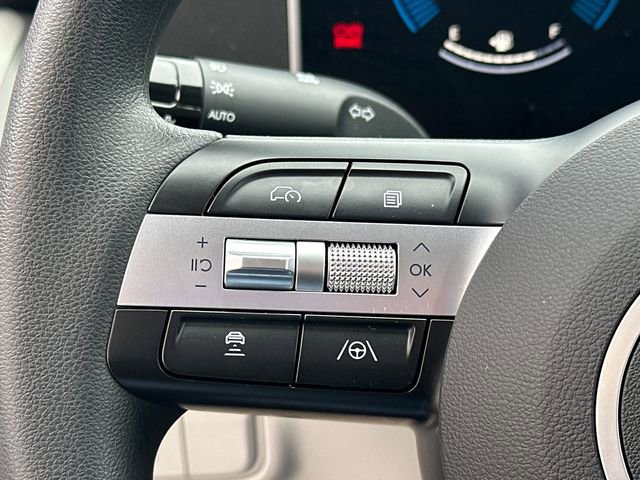 Used 2025 Hyundai Tucson SE image 28