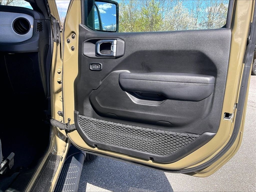 Used 2025 Jeep Wrangler Sport AWD/4WD image 11