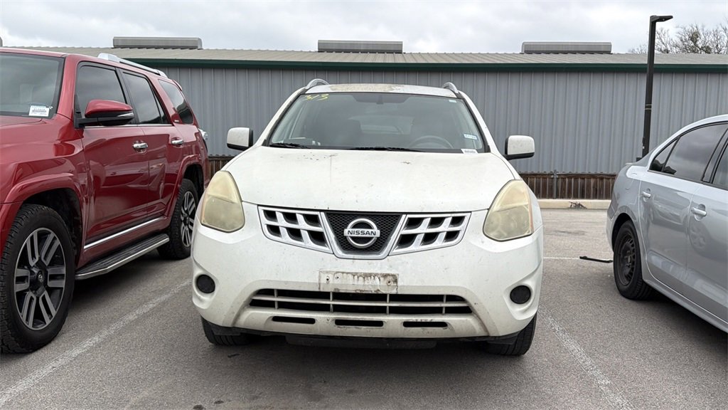 Used 2011 Nissan Rogue SV image 2