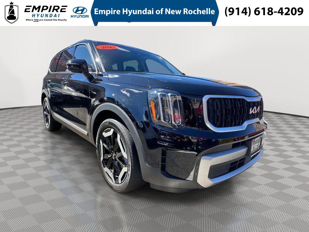 Used 2023 Kia Telluride EX w/ EX Captain's Chair Package AWD/4WD image 1