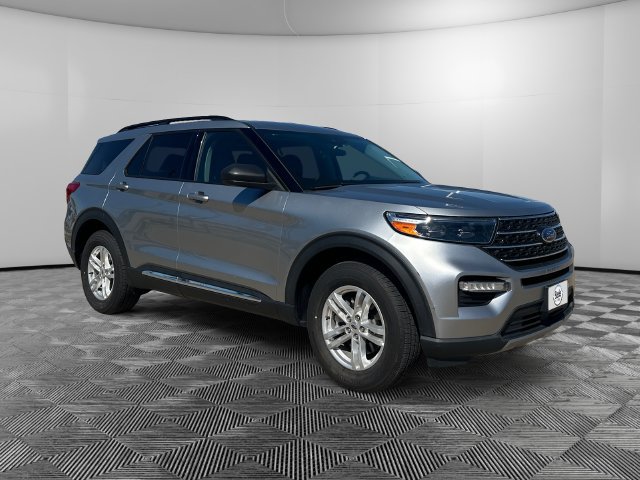 Used 2023 Ford Explorer XLT w/ Equipment Group 202A AWD/4WD image 7